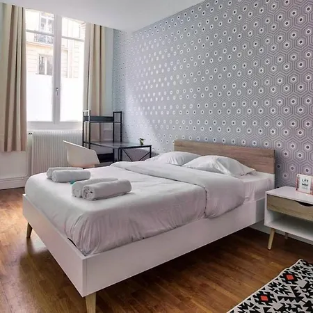 Apartment Quiet Near Saint-lazarre - 10p