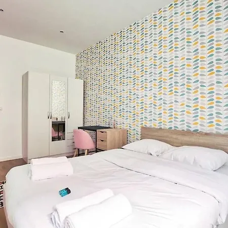 Quiet Near Saint-lazarre - 10p *